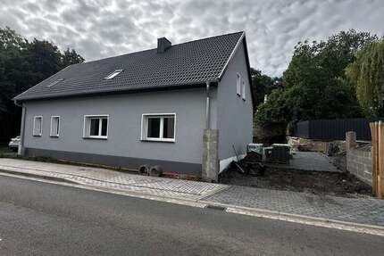 Haus zum Mieten in Teutschenthal 1.700 € 120 m²