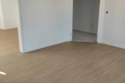 Wohnung Holzminden - 4 Zimmer, 90 m&sup2;, 700&euro; | Angebot:26035975