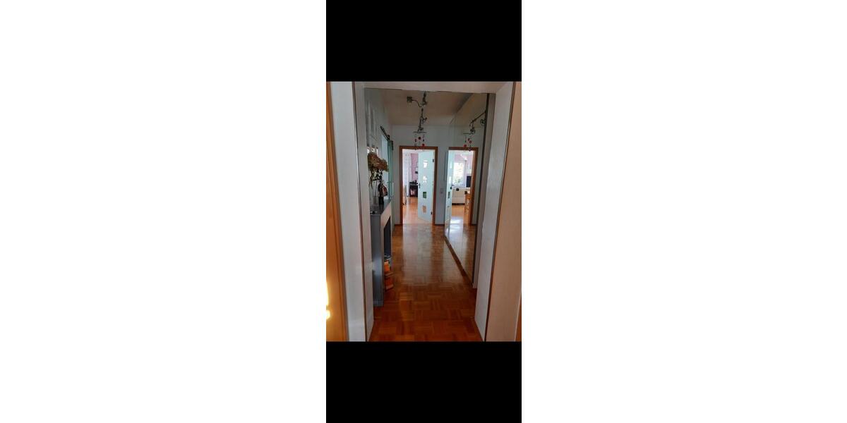 Etagenwohnung Siegen Eiserfeld - 4 Zimmer, 110 m&sup2;, 980&euro; | Angebot:25982687