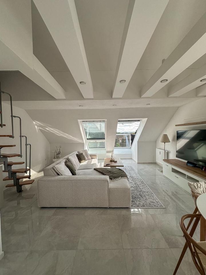 Mietwohnung 3- Zimmer-Dachgeschoßwohnung