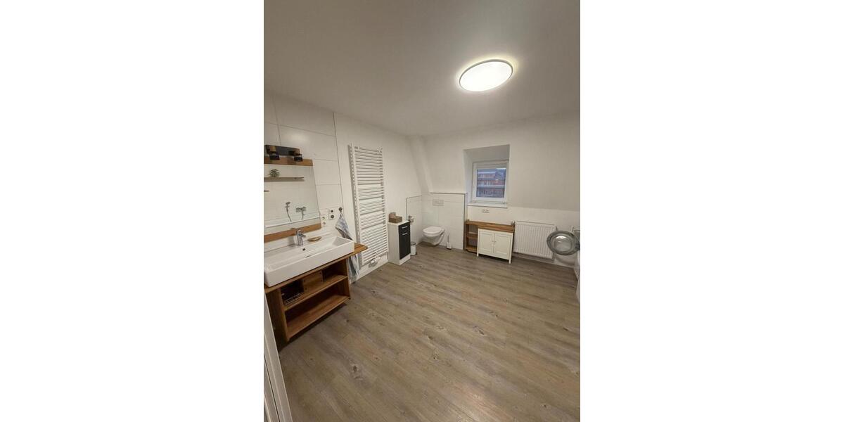 Dachgeschoßwohnung Südheide - 3 Zimmer, 140 m&sup2;, 930&euro; | Angebot:24676313