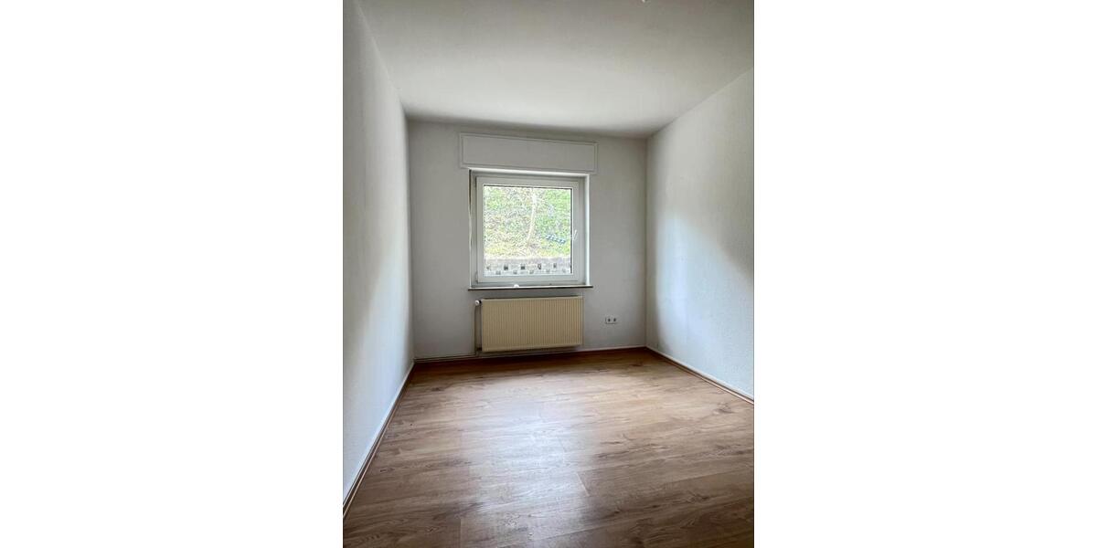 Erdgeschoßwohnung Bestwig - 3 Zimmer, 63 m&sup2;, 355&euro; | Angebot:26093827