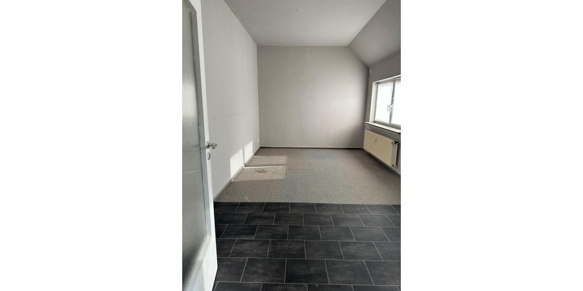 Etagenwohnung Varel - 4 Zimmer, 70 m&sup2;, 550&euro; | Angebot:26131051