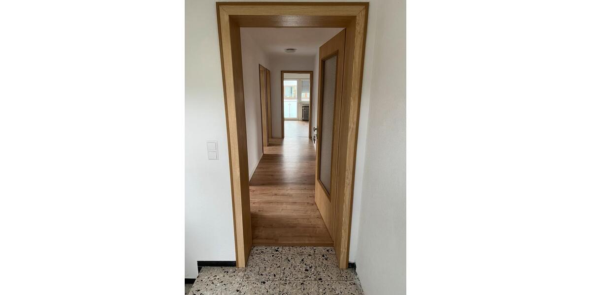 Dachgeschoßwohnung Remshalden - 3 Zimmer, 80 m&sup2;, 1.030&euro; | Angebot:26417226