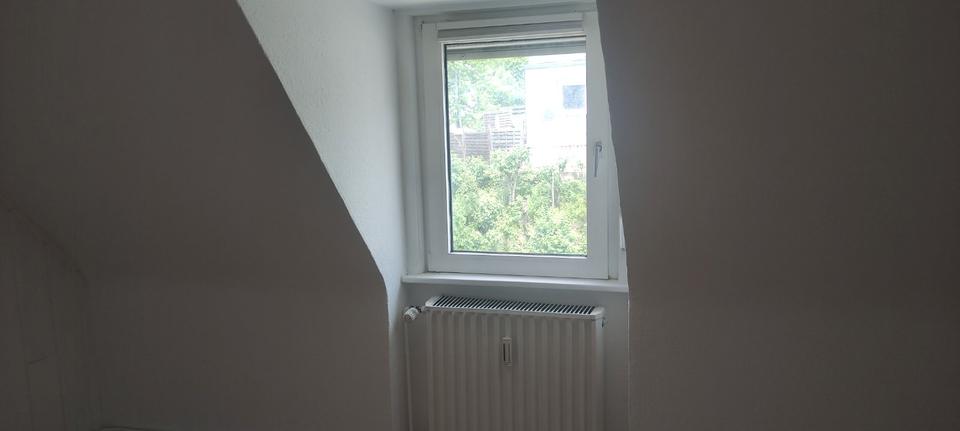 Dachgeschoßwohnung Siegen Kaan-Marienborn - 1 Zimmer, 13 m&sup2;, 190&euro; | Angebot:25918033