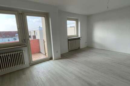 Wohnung Amberg - 4 Zimmer, 92 m&sup2;, 400&euro; | Angebot:25454097