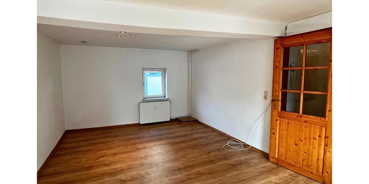 Einfamilienhaus Waldkappel - 4 Zimmer, 130 m&sup2;, 1.100&euro; | Angebot:26215930