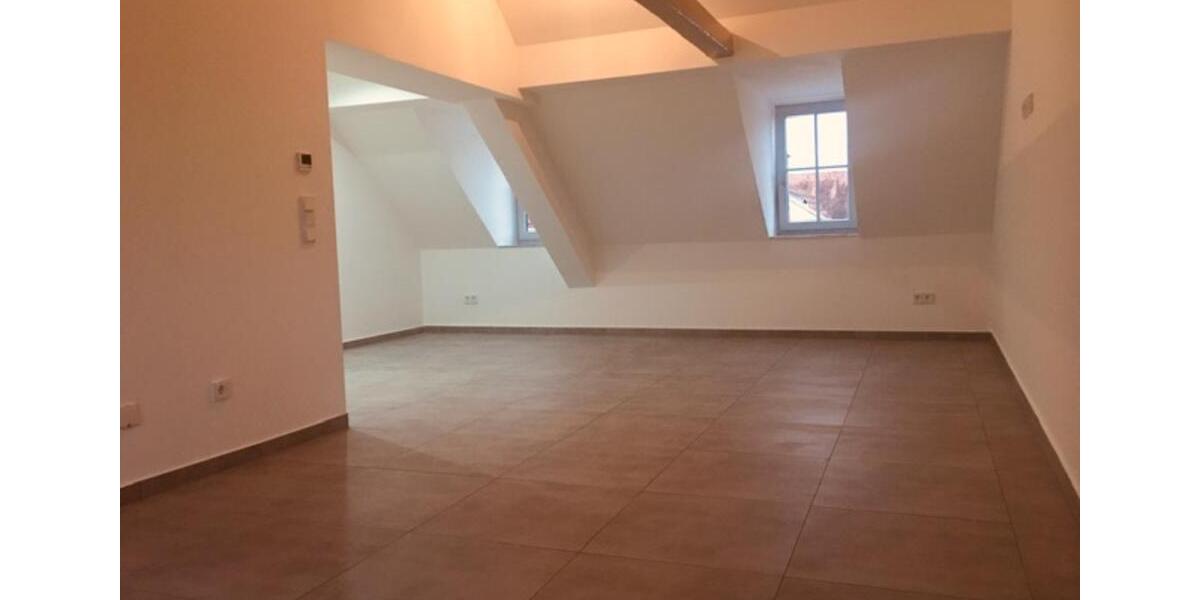 Dachgeschoßwohnung Volkach - 3.5 Zimmer, 80 m&sup2;, 899&euro; | Angebot:24415550