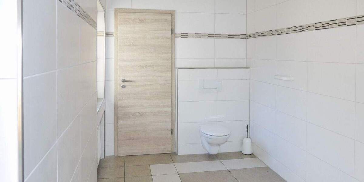 Etagenwohnung Engelskirchen Schnellenbach - 5 Zimmer, 200 m&sup2;, 1.850&euro; | Angebot:26656736