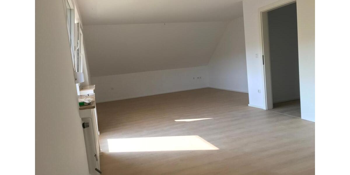 Dachgeschoßwohnung Freudenberg - 3.5 Zimmer, 105 m&sup2;, 950&euro; | Angebot:26623803