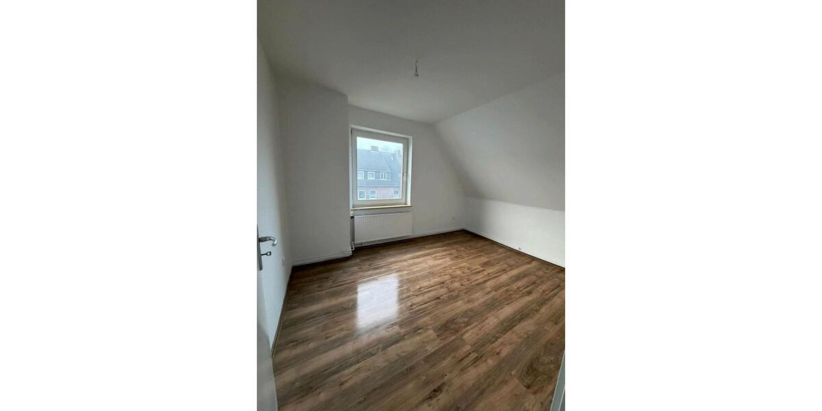 Dachgeschoßwohnung Wilhelmshaven Aldenburg - 3 Zimmer, 56 m&sup2;, 500&euro; | Angebot:24454914