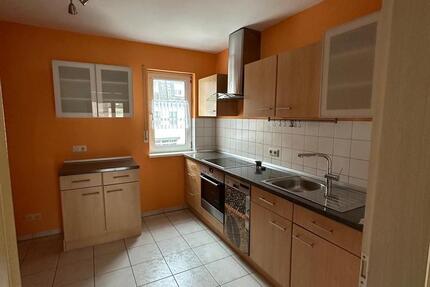 3 Zimmer, Küche, Bad, Balkon, Garage 3 zimmer