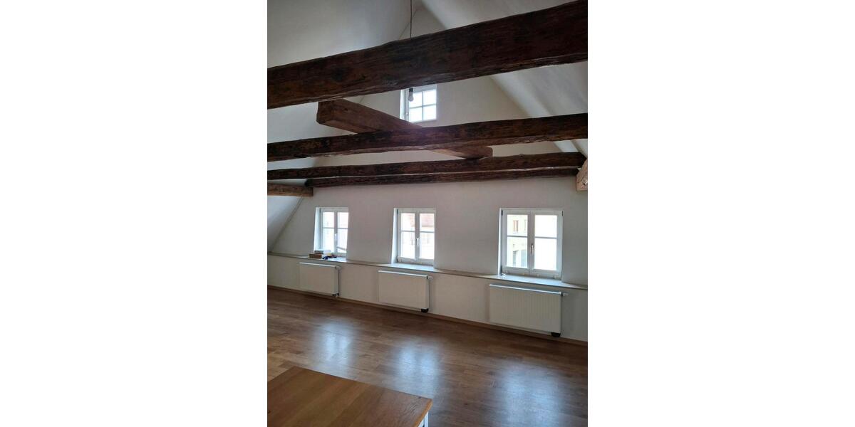 Dachgeschoßwohnung Nördlingen - 5 Zimmer, 110 m&sup2;, 1.250&euro; | Angebot:25382341