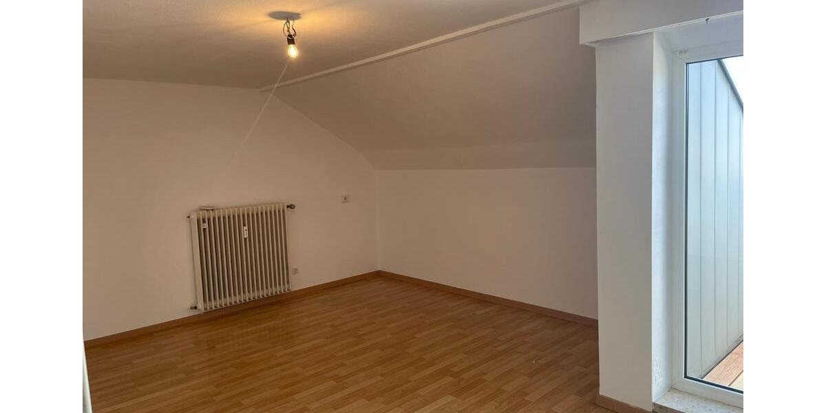 Dachgeschoßwohnung Neukirch - 1 Zimmer, 29 m&sup2;, 390&euro; | Angebot:26611904
