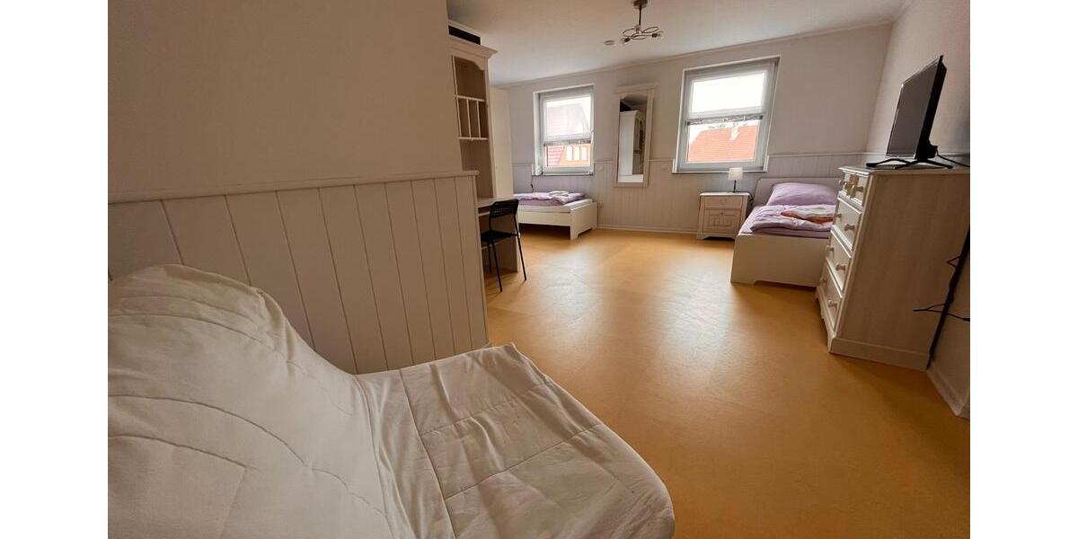 Wohnen auf Zeit Lingen (Ems) Damaschke - 12 Zimmer, 250 m&sup2;, 25&euro; | Angebot:24799494