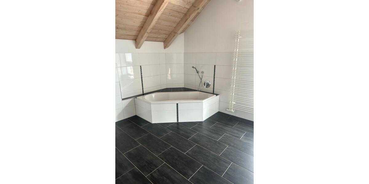 Einfamilienhaus Neumarkt-Sankt Veit Sankt Veit - 9 Zimmer, 240 m&sup2;, 2.400&euro; | Angebot:26252326