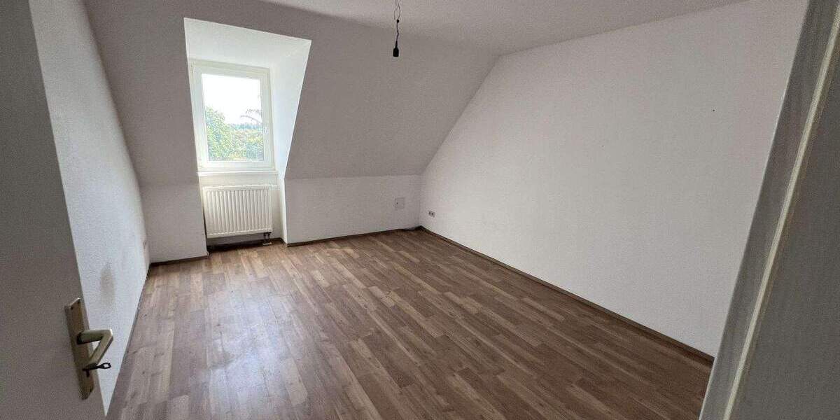 Etagenwohnung BORNA-Neukirchen Neukirchen - 3 Zimmer, 72 m&sup2;, 540&euro; | Angebot:23841450