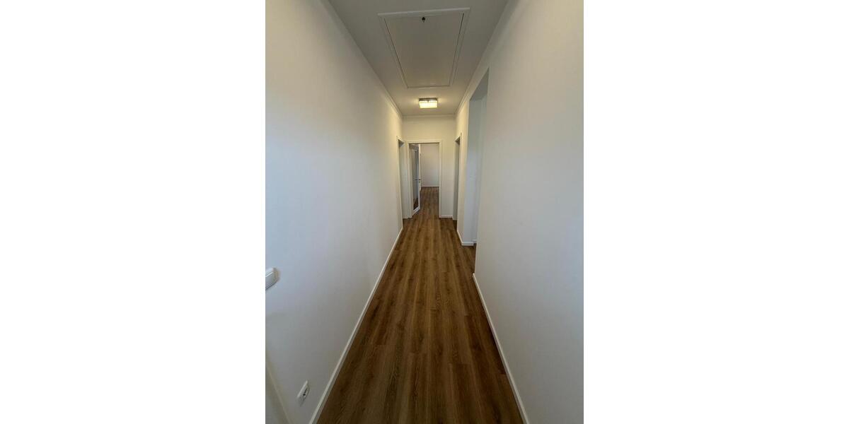 Dachgeschoßwohnung Schlüchtern - 5 Zimmer, 148 m&sup2;, 1.300&euro; | Angebot:24867340