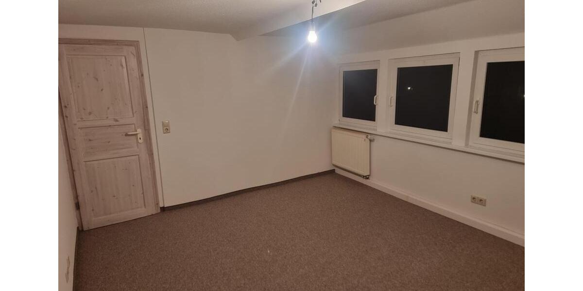 Dachgeschoßwohnung Nossen - 2 Zimmer, 50 m&sup2;, 325&euro; | Angebot:24121536