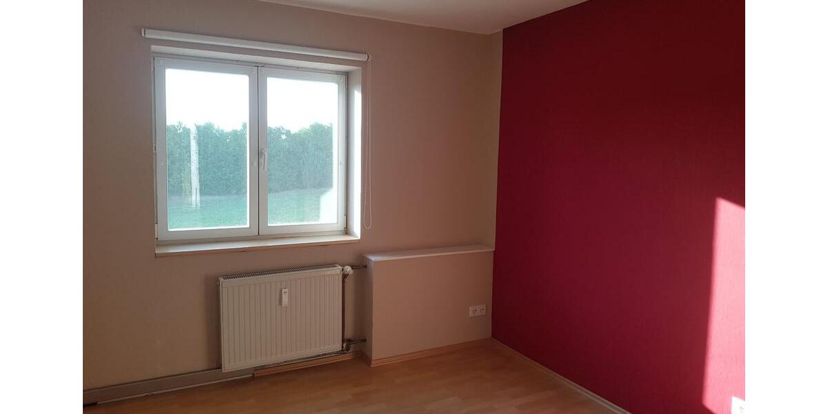 Erdgeschoßwohnung Eisfeld - 3 Zimmer, 100 m&sup2;, 680&euro; | Angebot:26523179