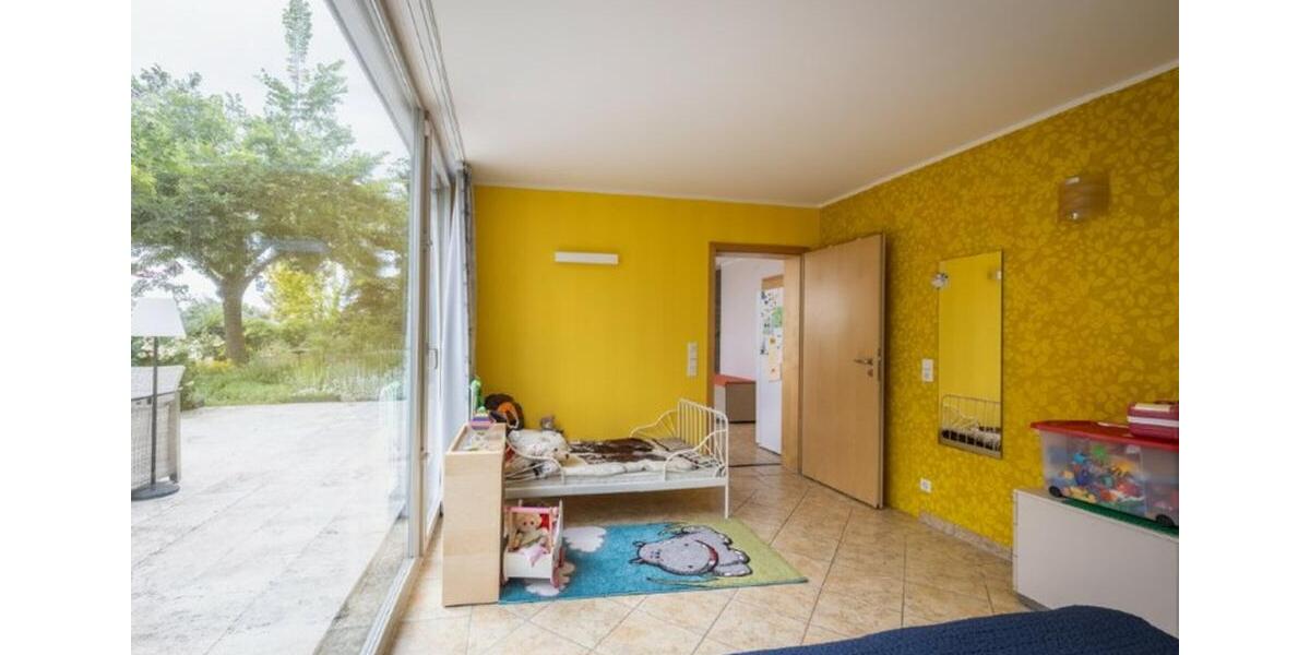 Einfamilienhaus Radebeul - 5 Zimmer, 240 m&sup2;, 2.950&euro; | Angebot:24526213