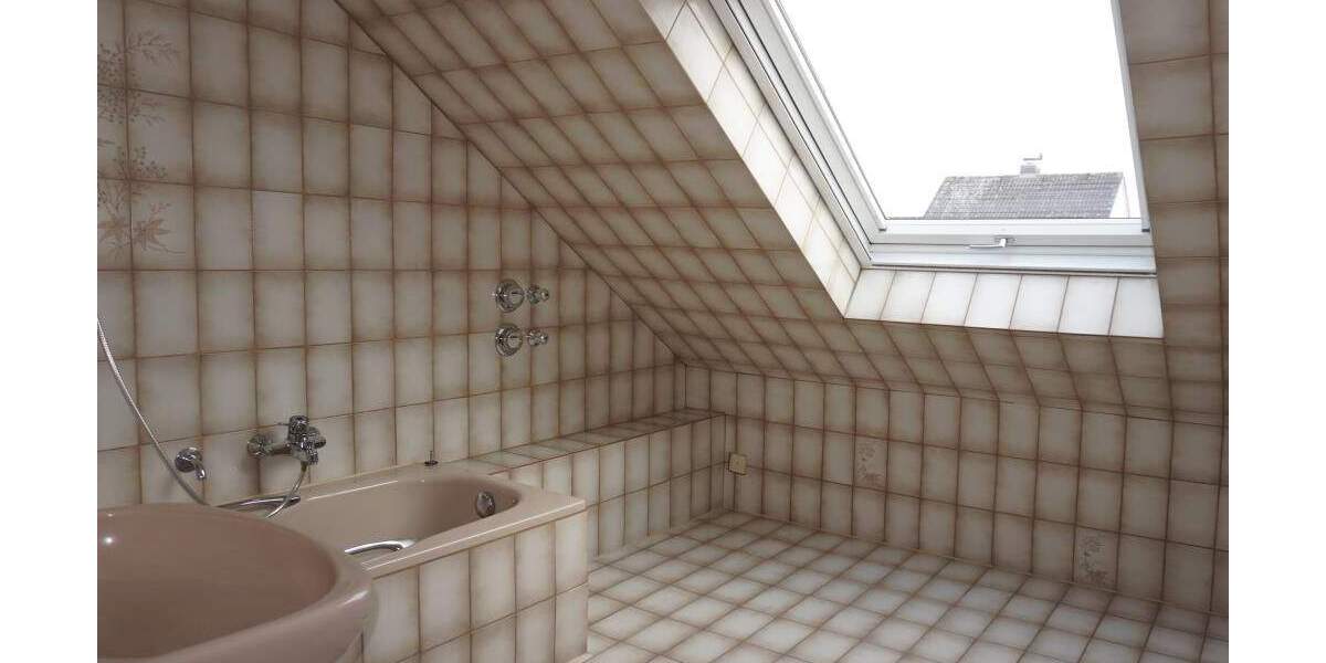 Etagenwohnung Nürnberg Werderau - 3 Zimmer, 100 m&sup2;, 990&euro; | Angebot:25704376