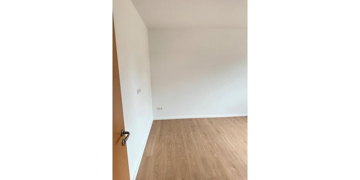 Einfamilienhaus Aurich - 4 Zimmer, 94 m&sup2;, 999&euro; | Angebot:25269581