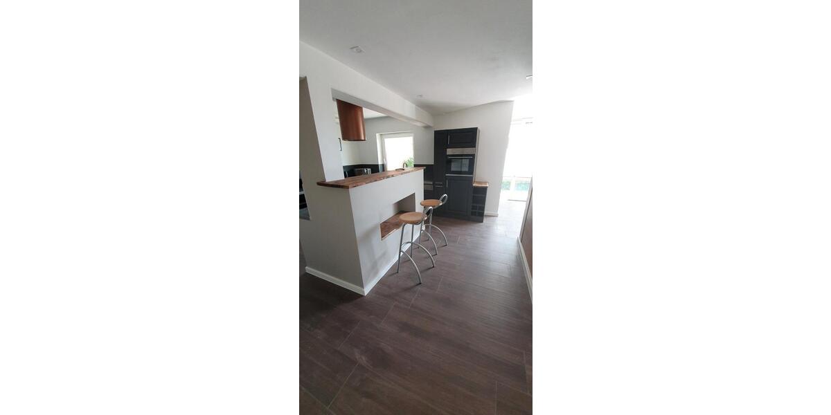 Wohnen auf Zeit Schwerin Friedrichsthal - 5 Zimmer, 185 m&sup2;, 40&euro; | Angebot:14040298