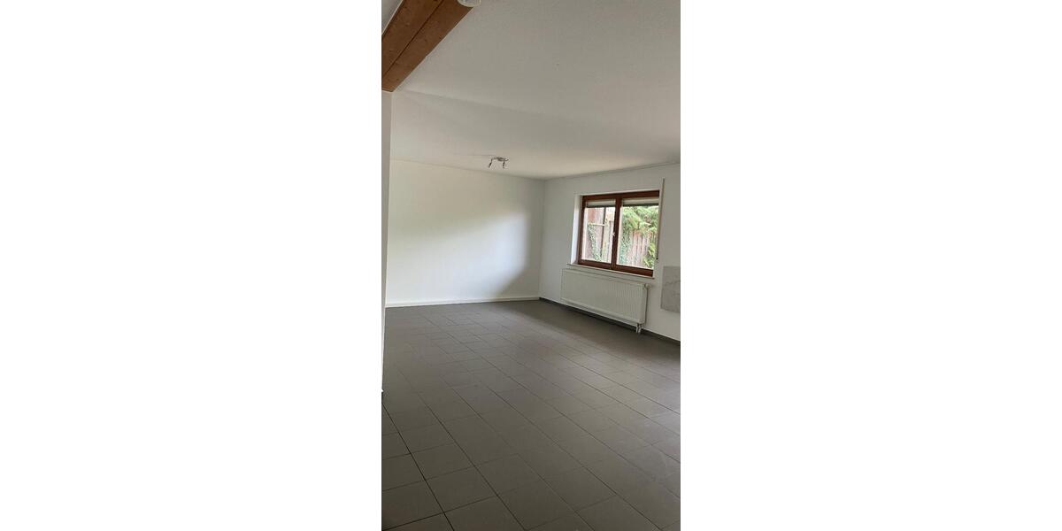 Reihenhaus Kitzingen - 5 Zimmer, 174 m&sup2;, 1.250&euro; | Angebot:26237536