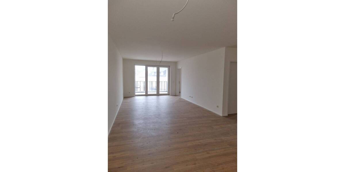 Etagenwohnung Neunkirchen Innenstadt - 3 Zimmer, 120 m&sup2;, 1.500&euro; | Angebot:26797852