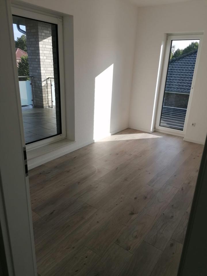 Moderne 5-Zimmer-Doppelhaushälfte mit Garten zu vermieten