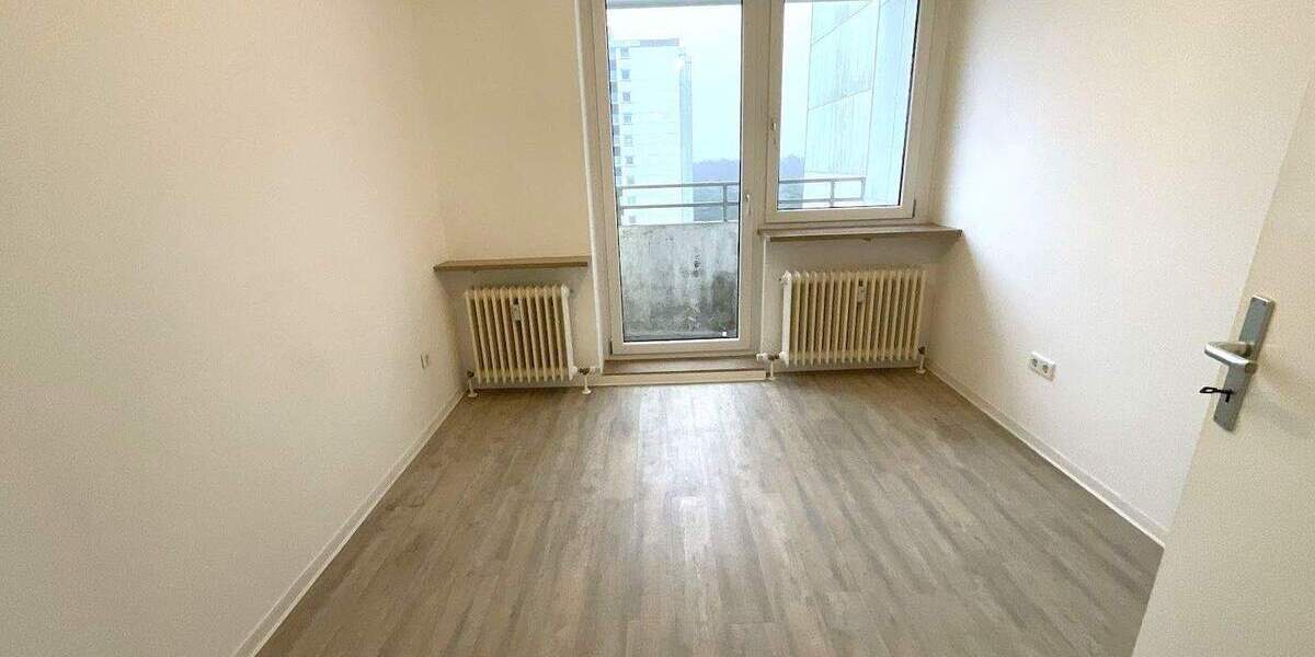 Zimmer Nürnberg Langwasser - 3 Zimmer, 80 m&sup2;, 899&euro; | Angebot:25780095