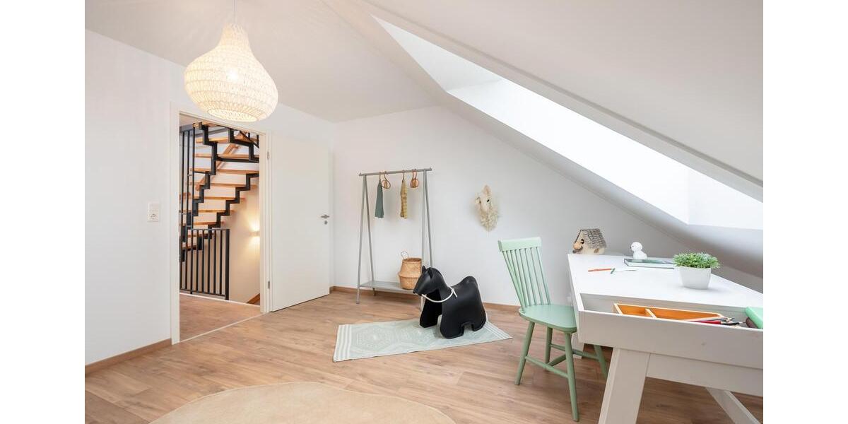 Reihenhaus Roth - 6 Zimmer, 141 m&sup2;, 1.750&euro; | Angebot:25745960