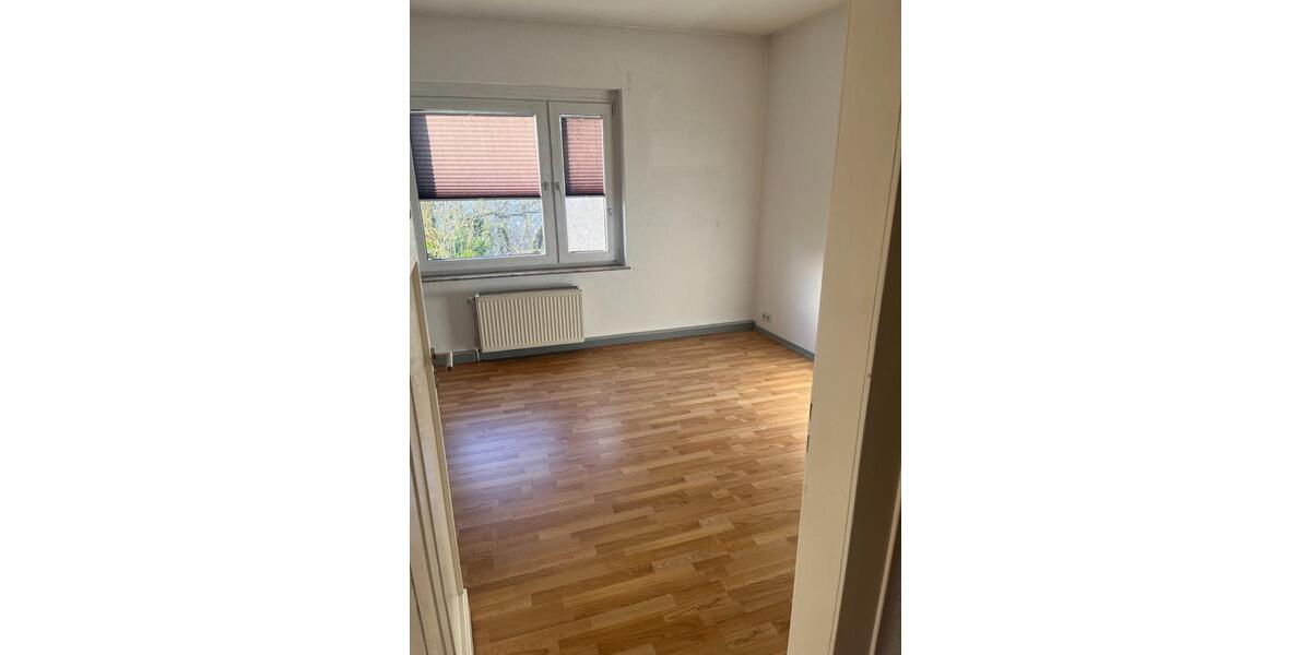Etagenwohnung Schönebeck (Elbe) - 4 Zimmer, 104 m&sup2;, 925&euro; | Angebot:25052597