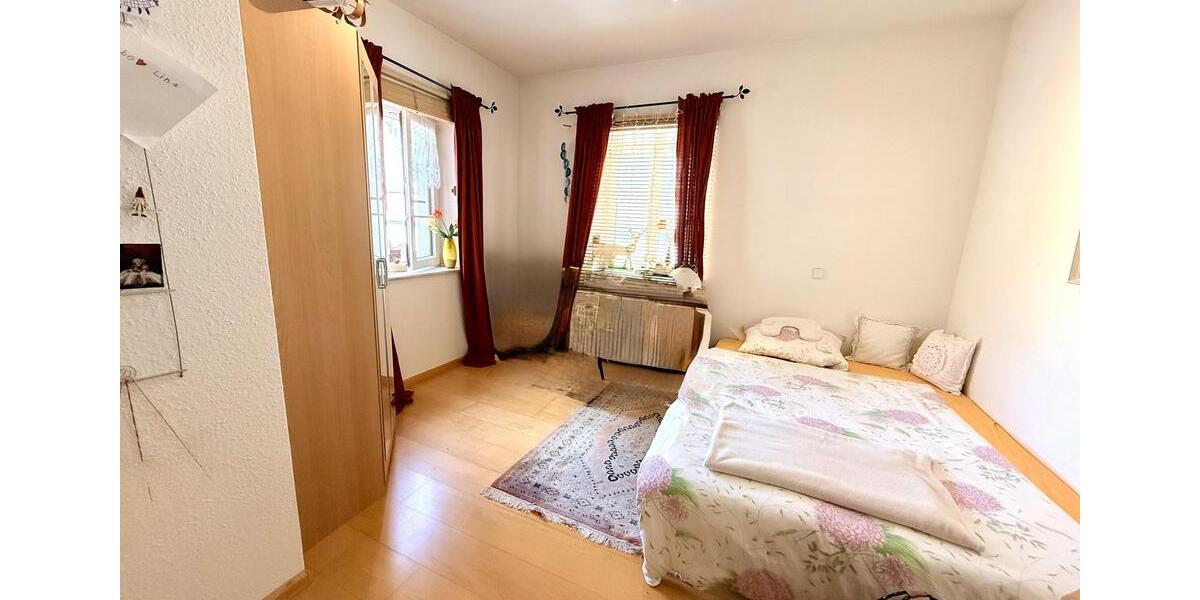 Etagenwohnung Staufen im Breisgau - 4 Zimmer, 121 m&sup2;, 1.600&euro; | Angebot:25907956
