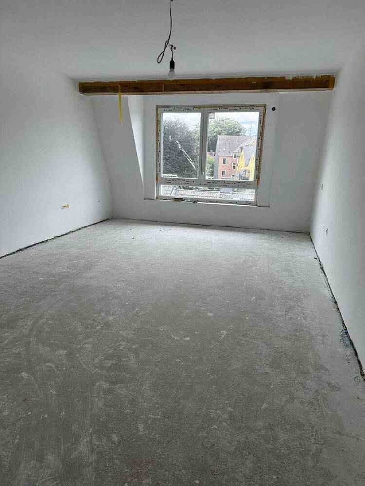 4 Zimmer-Wohnung mit Balkon, Barrierefrei, Aufzug, sowie mit günstigen Sonnen-Energie (A+)