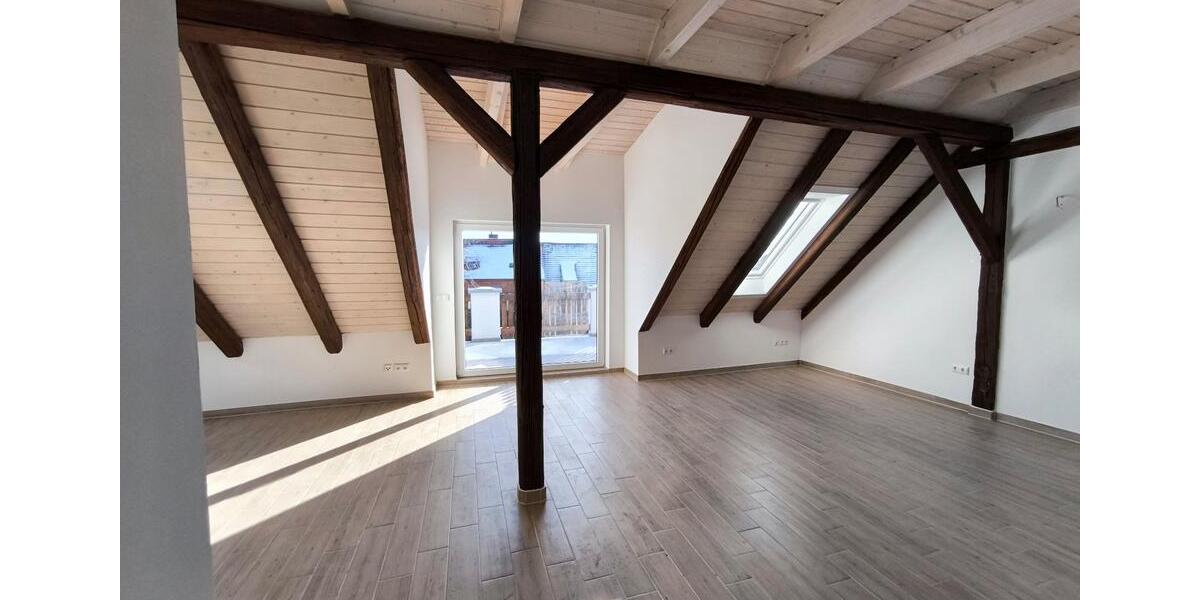Dachgeschoßwohnung Burg - 2 Zimmer, 56 m&sup2;, 562&euro; | Angebot:25990022