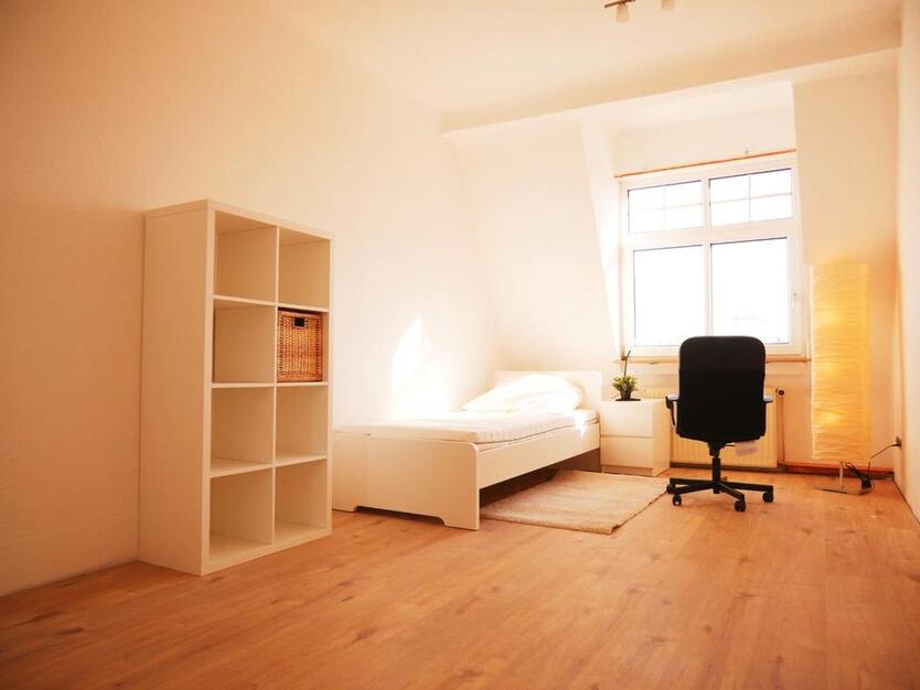 Privates Zimmer in stylischer 4er WG - Amazon