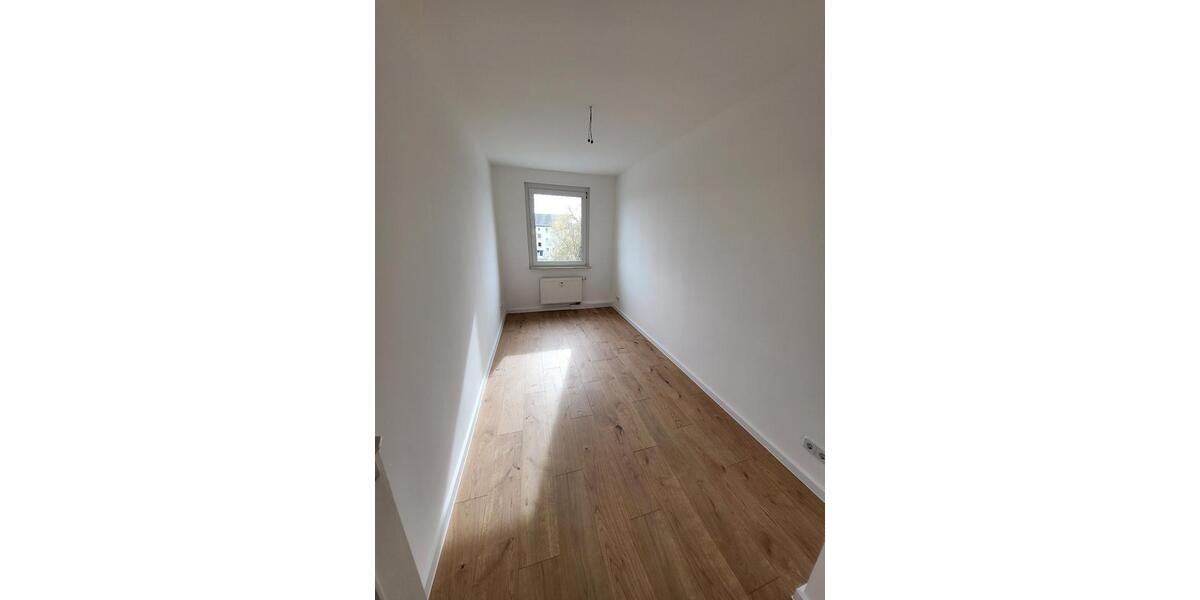Etagenwohnung Bitterfeld-Wolfen Bitterfeld - 5 Zimmer, 117 m&sup2;, 819&euro; | Angebot:26445689