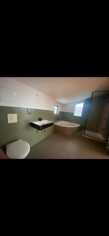 **Besichtigung am Freitag 7.11. um 15.00 Uhr in Patzig Hofstr. 1 zimmer