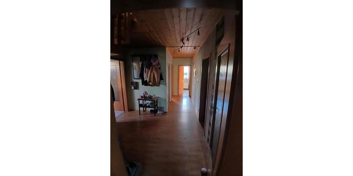 Etagenwohnung Ebersbach - 7 Zimmer, 141 m&sup2;, 1.125&euro; | Angebot:24937095