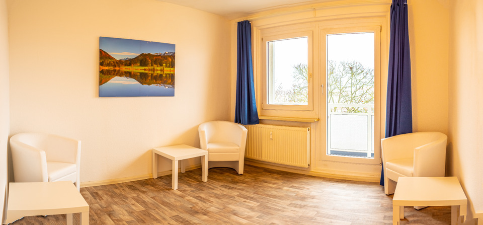 Möbliertes Zimmer in stilvoller Wohnung