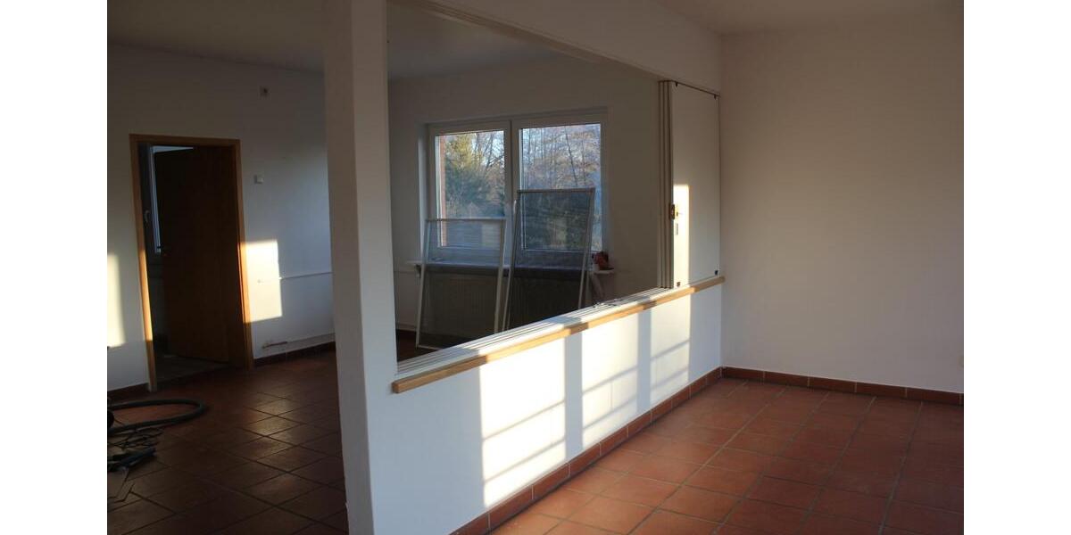 Etagenwohnung Suderburg - 6 Zimmer, 200 m&sup2;, 1.300&euro; | Angebot:25890682