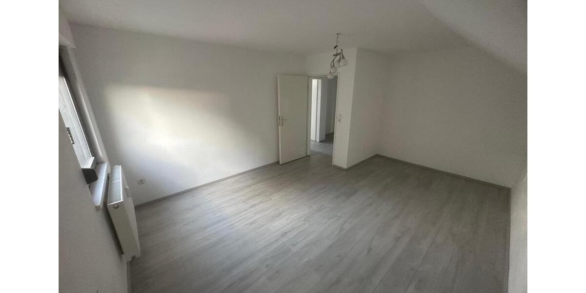 Dachgeschoßwohnung Elsdorf - 3 Zimmer, 80 m&sup2;, 750&euro; | Angebot:26464223