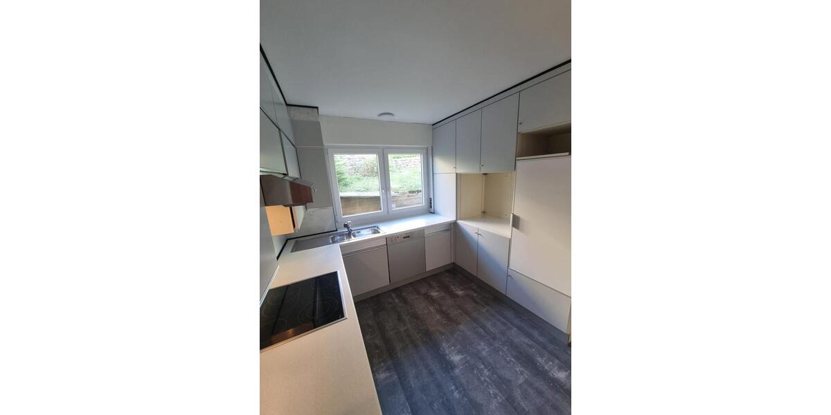 Etagenwohnung Meschede - 5 Zimmer, 180 m&sup2;, 1.100&euro; | Angebot:25551536