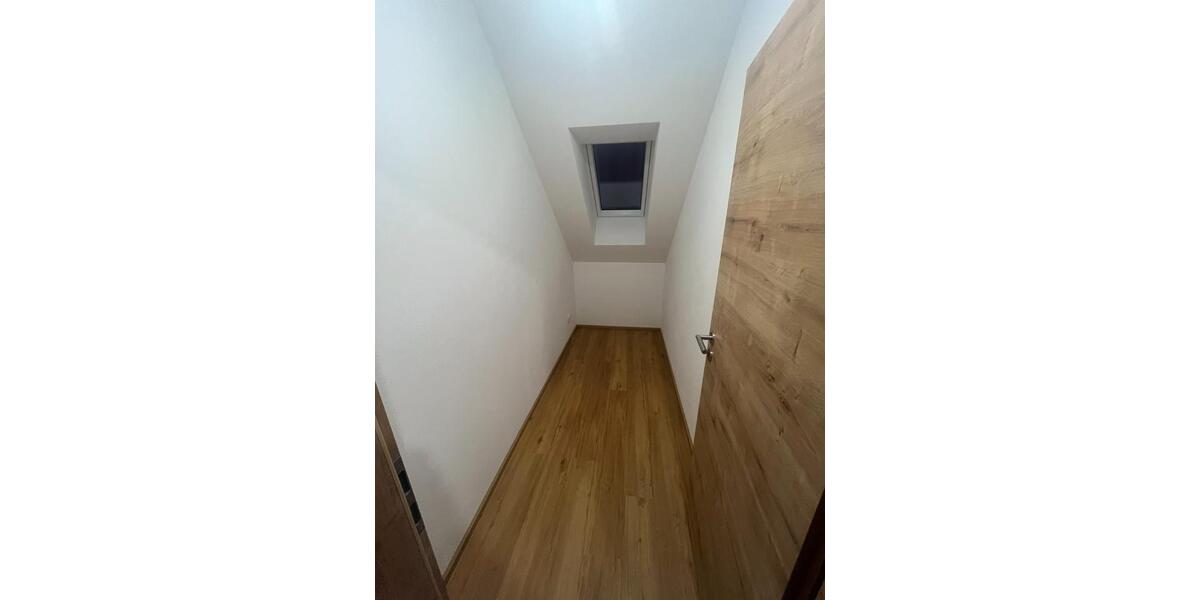 Dachgeschoßwohnung Donauwörth - 3 Zimmer, 100 m&sup2;, 1.200&euro; | Angebot:24242641