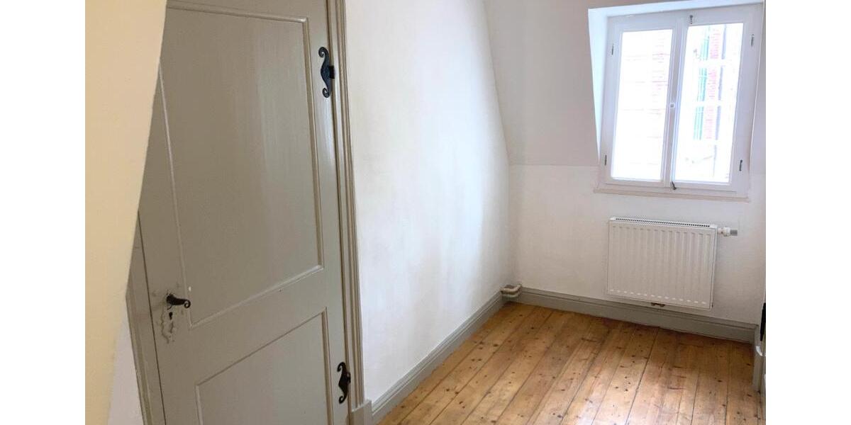 Etagenwohnung Uetersen - 4 Zimmer, 90 m&sup2;, 1.250&euro; | Angebot:25993811