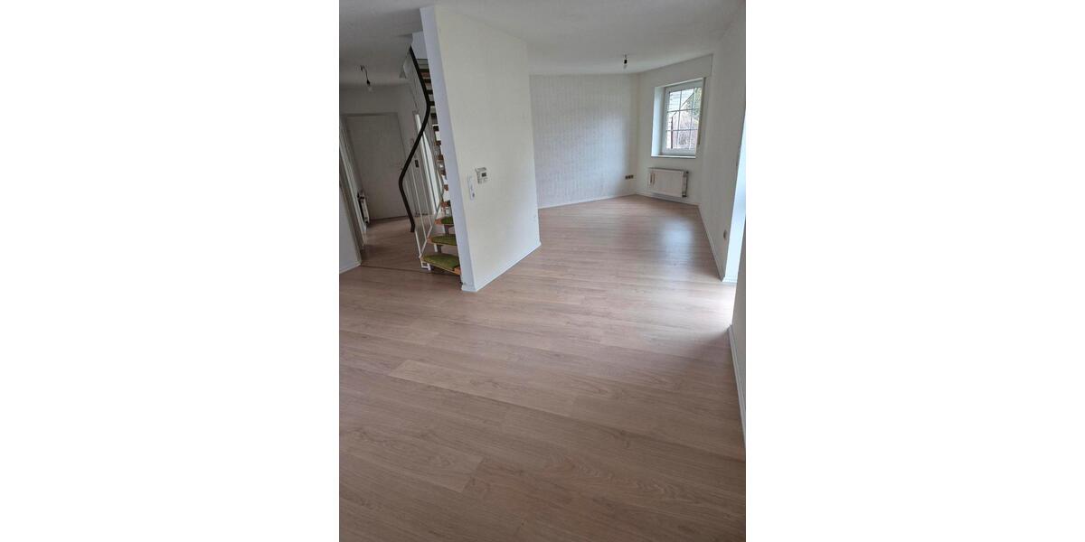 Etagenwohnung Horn-Bad Meinberg Bad Meinberg - 4 Zimmer, 102 m&sup2;, 945&euro; | Angebot:26131994