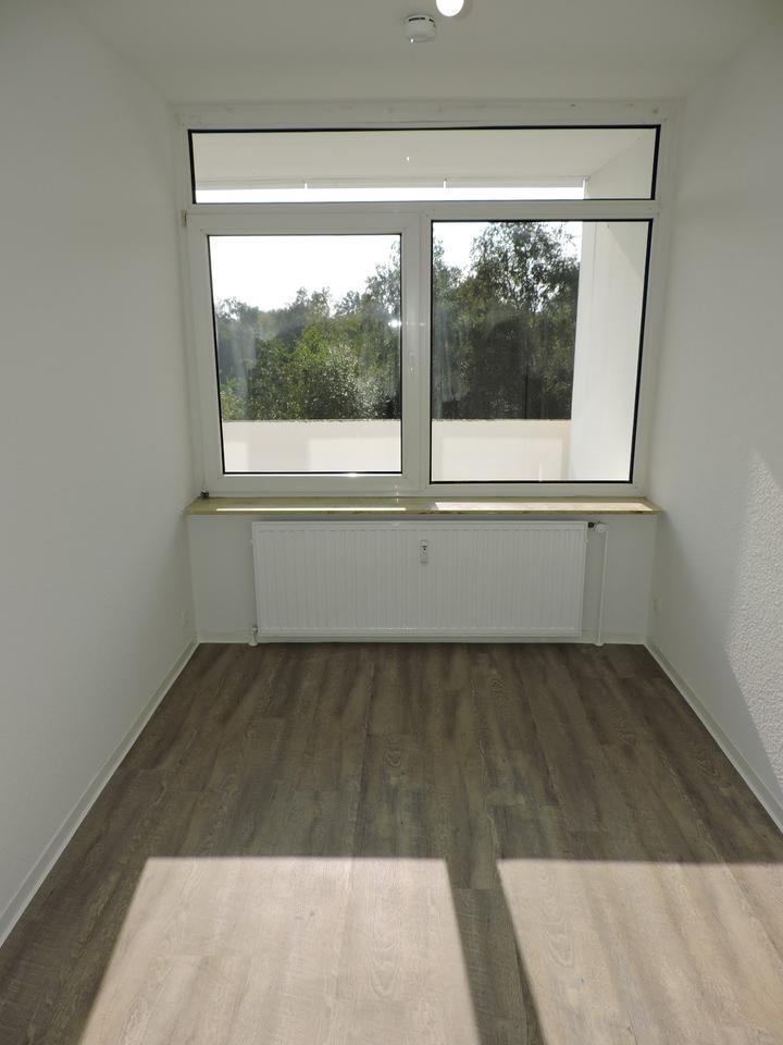 Renovierte 3-Zimmer- Wohnung mit großem Balkon frei!