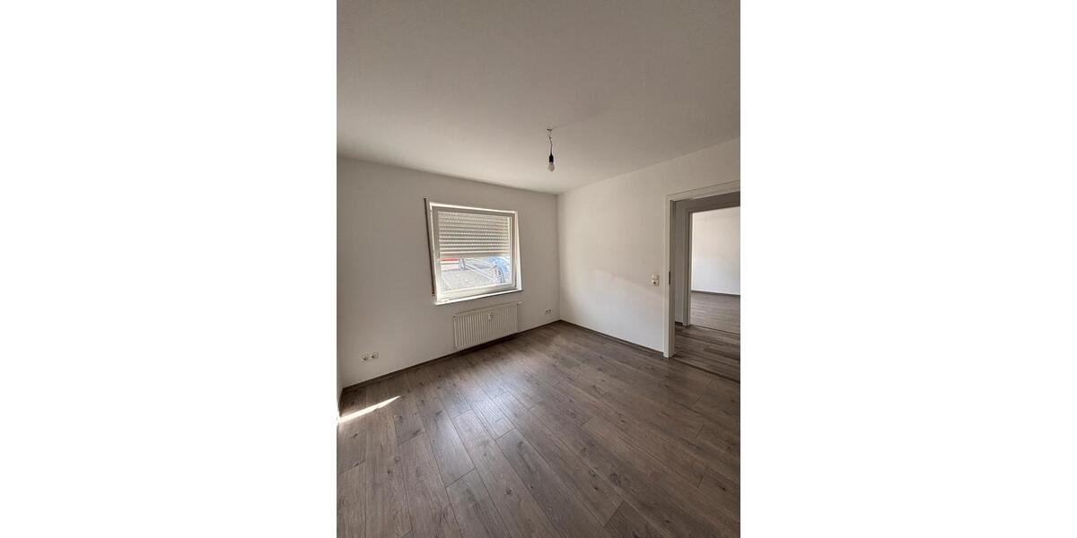 Erdgeschoßwohnung Gummersbach Berstig Süd - 4 Zimmer, 95 m&sup2;, 850&euro; | Angebot:26176985